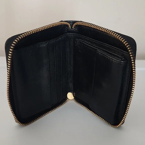 Michael Kors Jet Set Crossbody w/Free MK Wallet - Picture 14 of 15